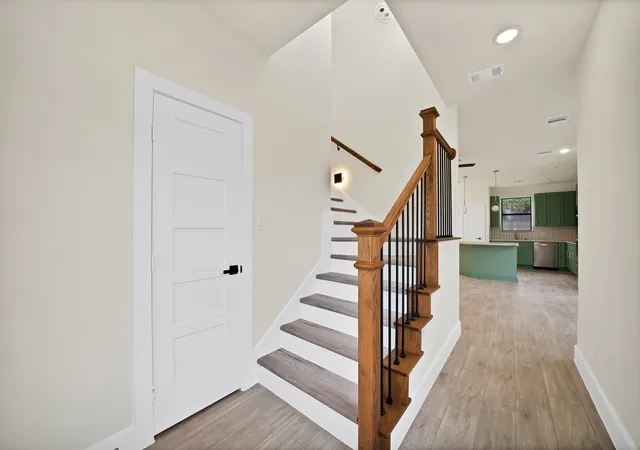 Photo 3 of Single family home for sale at 2925 River Ridge Ct, Granbury, TX 76048 | MLS# 21381947 | Listing updated on 2026-09-10