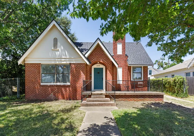 Single family home for sale at 2419 Washington Ave, Waco, TX 76701 | MLS# 21376081