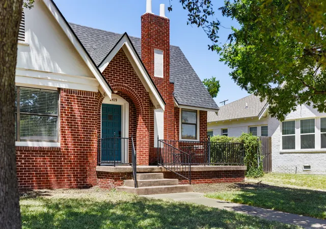Photo 2 of Single family home for sale at 2419 Washington Ave, Waco, TX 76701 | MLS# 21376081 | Listing updated on 2026-09-10