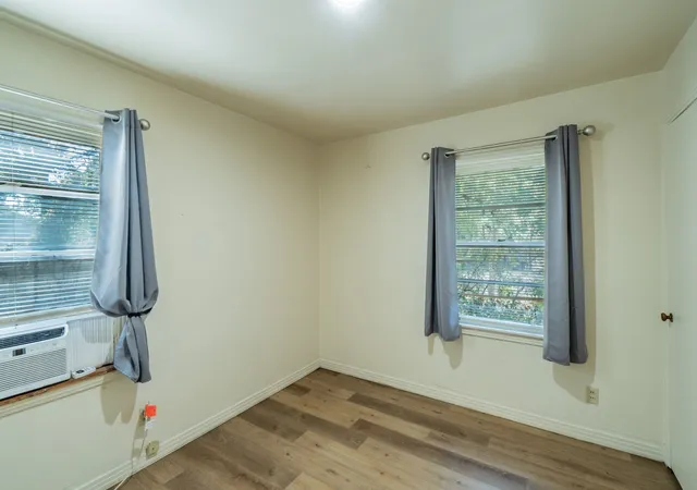 Photo 4 of Sale Pending at 4412 Pierce Ave, Fort Worth, TX 76119 | MLS# 21373145 | Listing updated on 2026-09-21