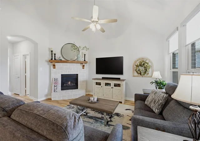 Photo 3 of Single family home for sale at 3913 Southbend Dr, Denison, TX 75020 | MLS# 21381599 | Listing updated on 2026-10-03