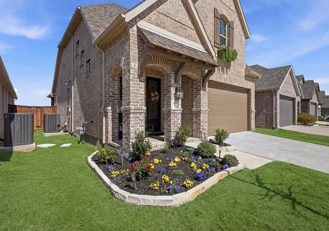 Photo 1 of Single family home for sale at 3913 Southbend Dr, Denison, TX 75020 | MLS# 21381599 | Listing updated on 2026-10-03