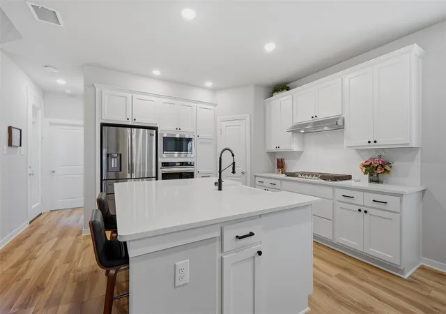 Photo 3 of Single family home for sale at 3913 Southbend Dr, Denison, TX 75020 | MLS# 21381599 | Listing updated on 2026-10-03