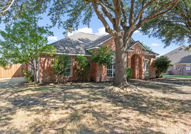 Photo 3 of Single family home for sale at 10005 Polo Park Cir, Waco, TX 76712 | MLS# 21382826 | Listing updated on 2026-09-11