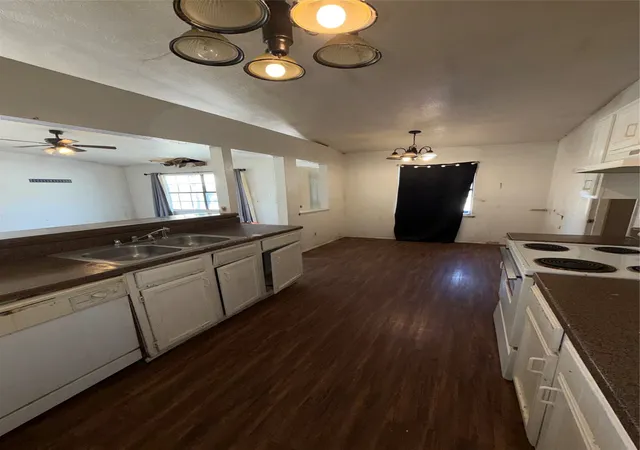 Photo 3 of Single family home for sale at 9419 Culberson St, Dallas, TX 75227 | MLS# 21382848 | Listing updated on 2026-09-11