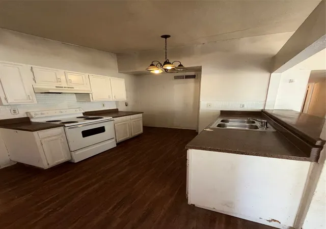Photo 4 of Single family home for sale at 9419 Culberson St, Dallas, TX 75227 | MLS# 21382848 | Listing updated on 2026-09-11