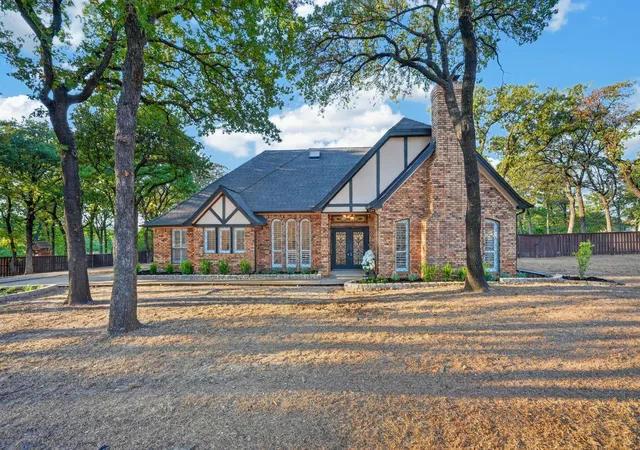 Photo 3 of Single family home for sale at 1022 Alamo Dr, Southlake, TX 76092 | MLS# 21378107 | Listing updated on 2026-09-12