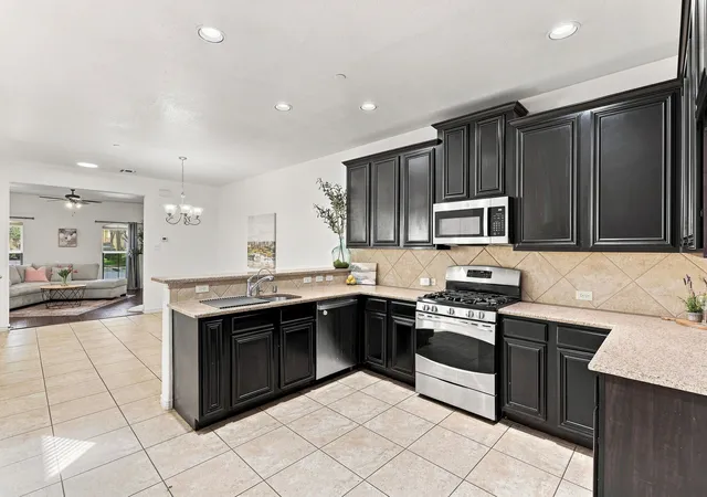 Photo 4 of Sale Pending at 5605 Cojimar Dr, Mc Kinney, TX 75070 | MLS# 21381634 | Listing updated on 2026-09-22