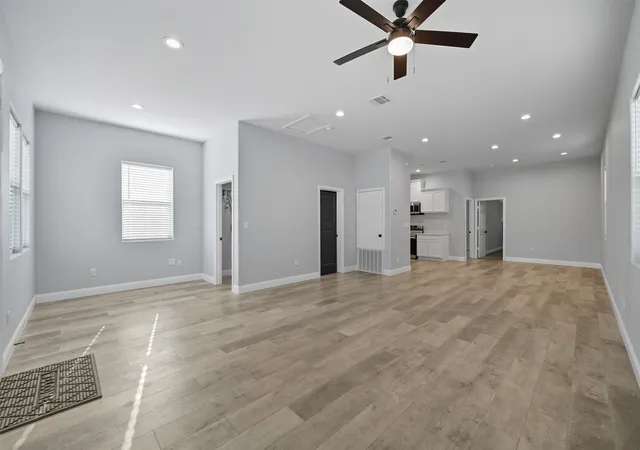 Photo 3 of Single family home for sale at 914 E Tucker St, Fort Worth, TX 76104 | MLS# 21382859 | Listing updated on 2026-09-11