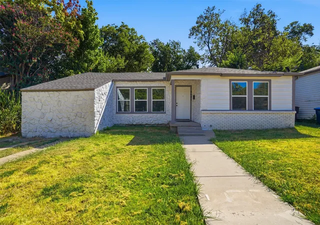 Photo 1 of Single family home for sale at 4601 Harwen Ter, Fort Worth, TX 76133 | MLS# 21381545 | Listing updated on 2026-09-11