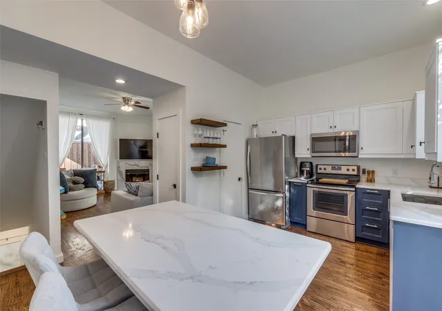 Listing Photo 3 - Condo for sale in building located at 3944 Buena Vis St, Dallas, TX 75204 - Unit #206