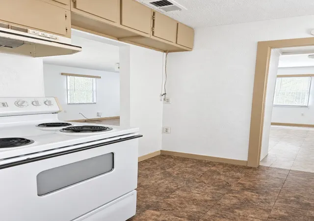 Photo 3 of Single family home for sale at 107 W College St, Milford, TX 76670 | MLS# 21382495 | Listing updated on 2026-09-11