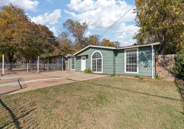 Photo 2 of Single family home for sale at 4125 Martin St, Fort Worth, TX 76119 | MLS# 21382703 | Listing updated on 2026-09-11