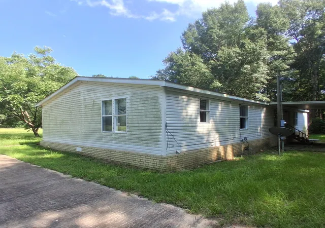 Photo 3 of Single family home for sale at 4207 State Hwy 42, Kilgore, TX 75662 | MLS# 21382355 | Listing updated on 2026-09-15
