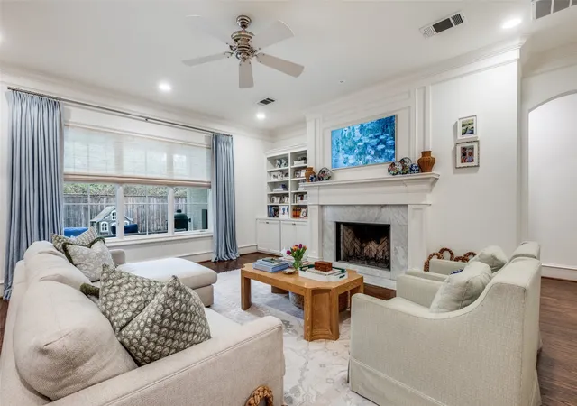 Photo 3 of Single family home for sale at 5335 Emerson Ave, Dallas, TX 75209 | MLS# 21381747 | Listing updated on 2026-09-13