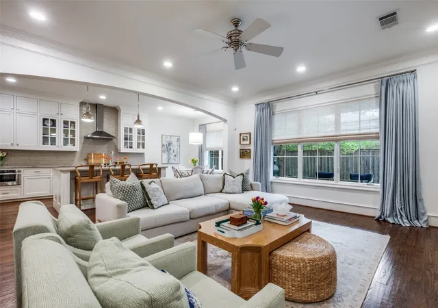 Photo 4 of Single family home for sale at 5335 Emerson Ave, Dallas, TX 75209 | MLS# 21381747 | Listing updated on 2026-09-13