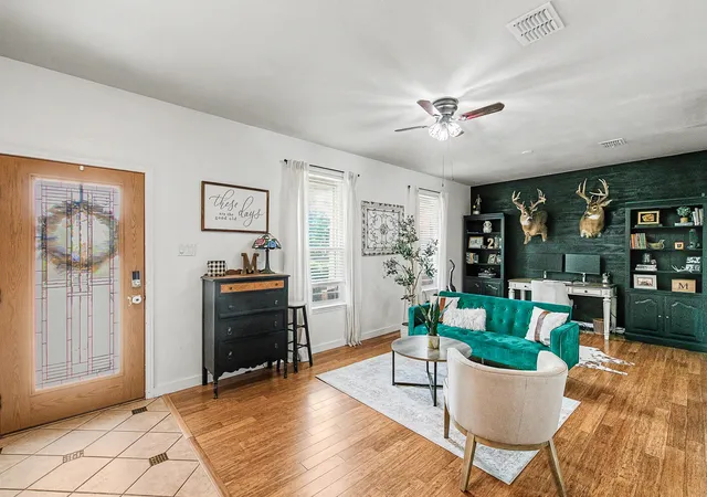 Photo 2 of Single family home for sale at 721 Saddle Ridge Trl, Weatherford, TX 76087 | MLS# 21377847 | Listing updated on 2026-09-14