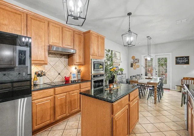 Photo 3 of Single family home for sale at 721 Saddle Ridge Trl, Weatherford, TX 76087 | MLS# 21377847 | Listing updated on 2026-09-14