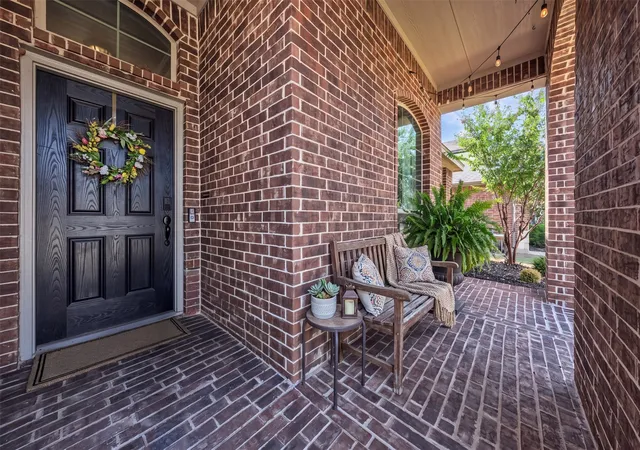 Photo 2 of Single family home for sale at 112 Constitution Dr, Joshua, TX 76058 | MLS# 21382407 | Listing updated on 2026-09-26