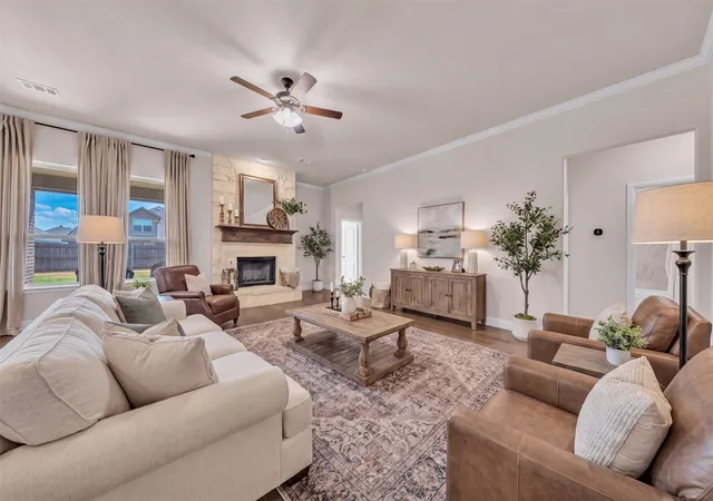 Photo 3 of Single family home for sale at 112 Constitution Dr, Joshua, TX 76058 | MLS# 21382407 | Listing updated on 2026-09-26