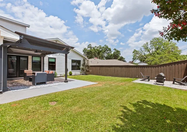 Photo 25 of Single family home for sale at 411 Ridgewood Dr, Richardson, TX 75080 | MLS# 21382884 | Listing updated on 2026-09-11