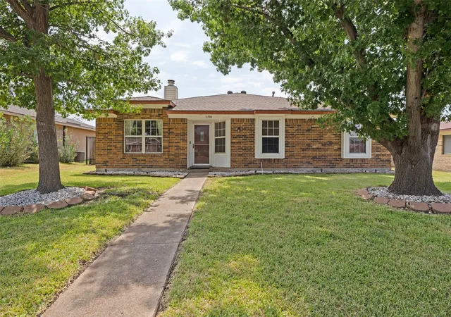 Photo 1 of Single family home for sale at 1730 Glencairn Ln, Lewisville, TX 75067 | MLS# 21382850 | Listing updated on 2026-09-11