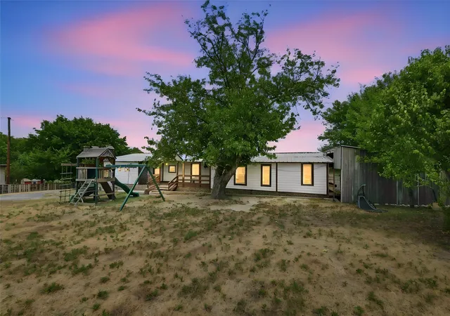 Photo 1 of Sale Pending at 2008 Highridge Ln, Midlothian, TX 76065 | MLS# 21382200 | Listing updated on 2026-09-29
