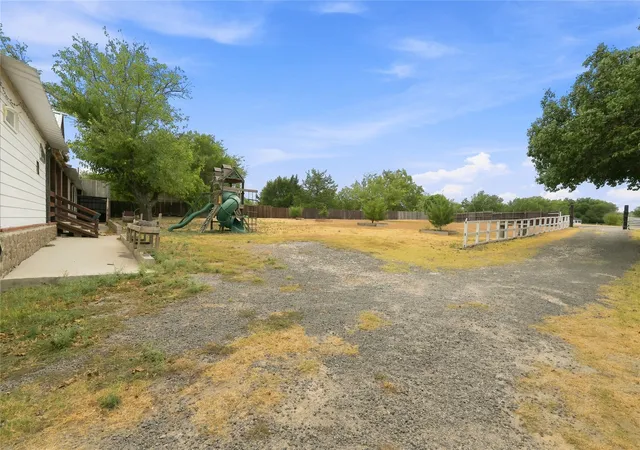 Photo 3 of Sale Pending at 2008 Highridge Ln, Midlothian, TX 76065 | MLS# 21382200 | Listing updated on 2026-09-29