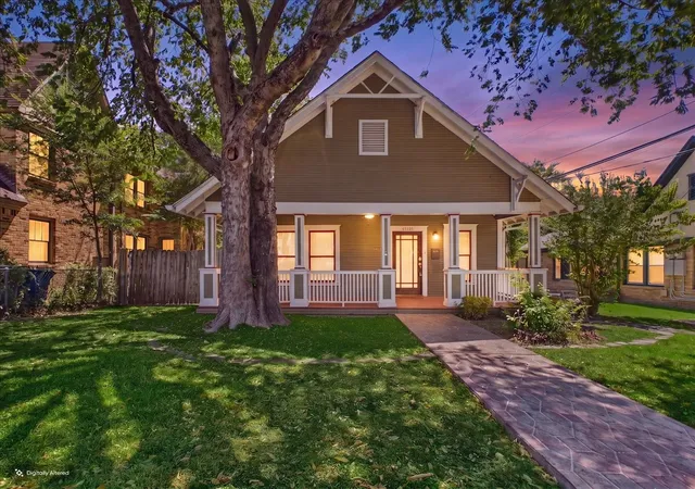 Photo 1 of Single family home for sale at 6100 Victor St, Dallas, TX 75214 | MLS# 21378346 | Listing updated on 2026-09-15