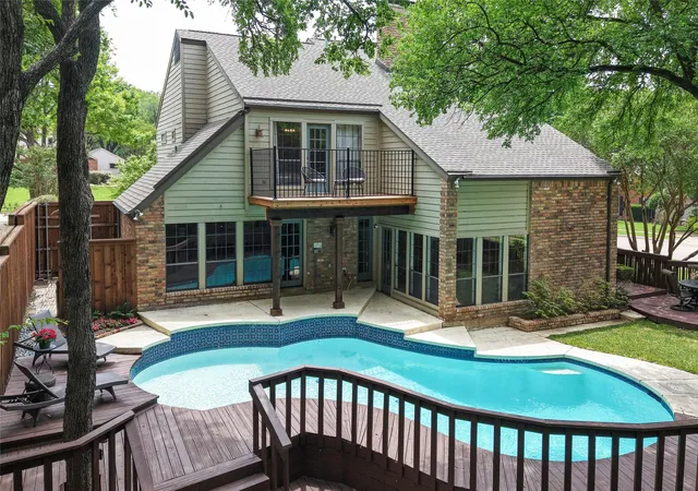 Photo 2 of Single family home for sale at 2001 Pebble Beach Ct, Richardson, TX 75082 | MLS# 21382420 | Listing updated on 2026-09-18