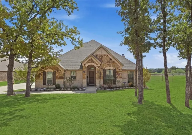 Photo 1 of Single family home for sale at 122 Post Oak Way, Weatherford, TX 76087 | MLS# 21382232 | Listing updated on 2026-09-13