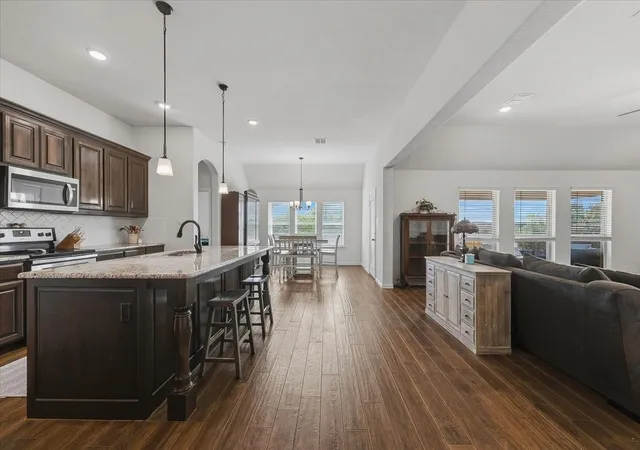 Photo 3 of Single family home for sale at 122 Post Oak Way, Weatherford, TX 76087 | MLS# 21382232 | Listing updated on 2026-09-13