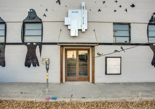 Condo for sale at 215 N Walton St #1, Dallas, TX 75226 | MLS# 21381873