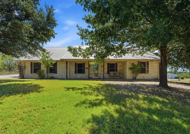 Photo 3 of Sale Pending at 5225 Old Brock Rd, Weatherford, TX 76087 | MLS# 21380558 | Listing updated on 2026-09-11
