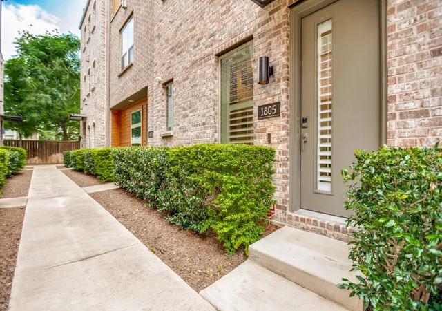 Photo 2 of Townhouse for sale at 1805 Granite Fls Ct, Dallas, TX 75204 | MLS# 21375226 | Listing updated on 2026-09-11