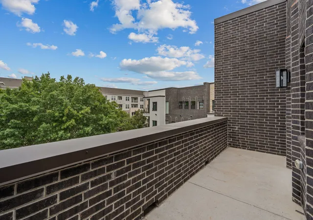Photo 40 of Townhouse for sale at 2725 Azalea Park Cir, Fort Worth, TX 76107 | MLS# 21375743 | Listing updated on 2026-09-11