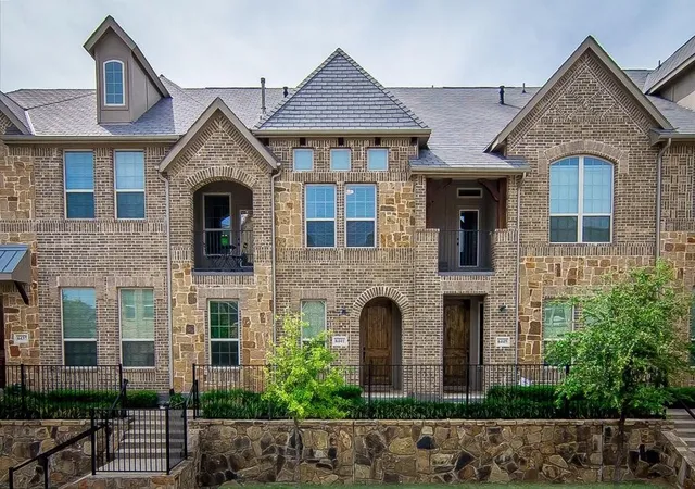 Photo 1 of Townhouse for sale at 6441 Naples Dr, Irving, TX 75039 | MLS# 21381619 | Listing updated on 2026-09-11
