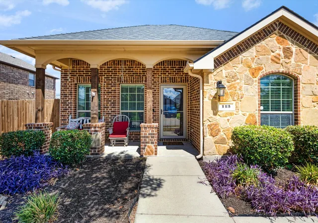 Photo 3 of Single family home for sale at 113 Holly St, Waxahachie, TX 75165 | MLS# 21371671 | Listing updated on 2026-09-12