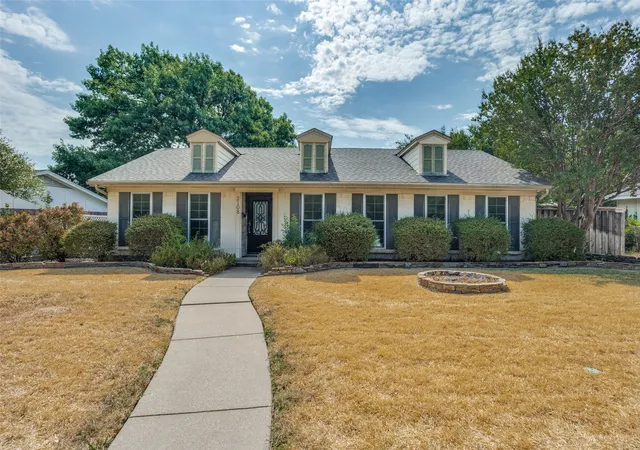 Photo 2 of Sale Pending at 2108 Custer Pkwy, Richardson, TX 75080 | MLS# 21381716 | Listing updated on 2026-09-30