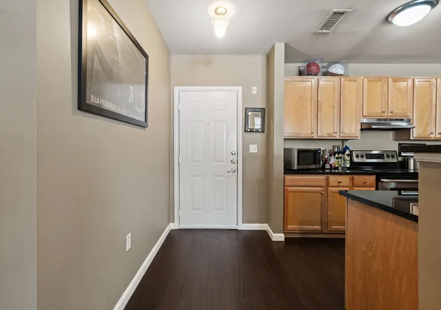 Photo 3 of Condo for sale at 2305 Worthington St #108, Dallas, TX 75204 | MLS# 21377136 | Listing updated on 2026-09-11
