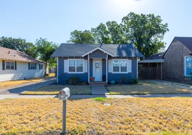 Photo 1 of Single family home for sale at 525 S Vassar St, Stamford, TX 79553 | MLS# 21374054 | Listing updated on 2026-10-05