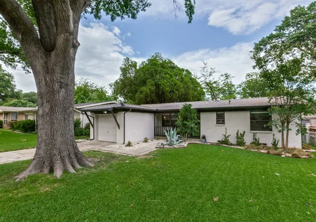 Photo 2 of Land for sale at 226 Leda Dr, Dallas, TX 75218 | MLS# 21382549 | Listing updated on 2026-09-11