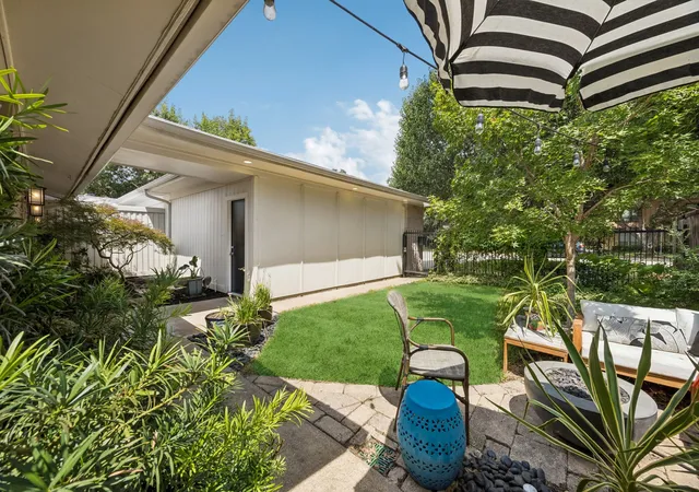 Photo 3 of Single family home for sale at 11333 Park Central Pl, Dallas, TX 75230 | MLS# 21371260 | Listing updated on 2026-09-14