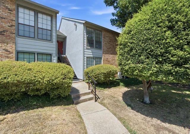 Listing Photo 3 - Condo for sale in building located at 15151 Berry Trl, Dallas, TX 75248 - Unit #910