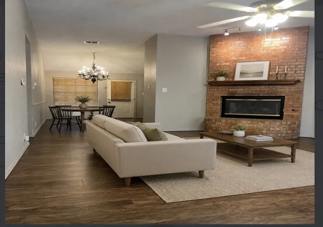 Photo 3 of Single family home for sale at 1109 Brittany Dr, Denton, TX 76209 | MLS# 21382529 | Listing updated on 2026-09-11