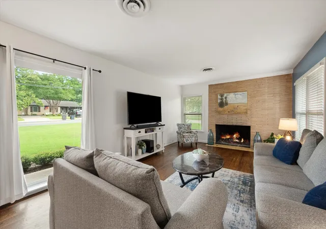 Photo 3 of Single family home for sale at 4001 Trl Lake Dr, Fort Worth, TX 76109 | MLS# 21381781 | Listing updated on 2026-09-11