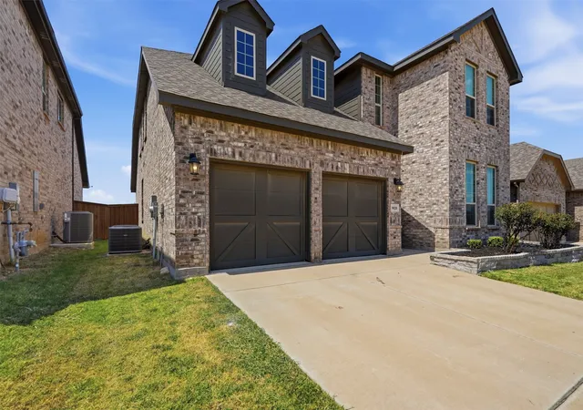Photo 3 of Single family home for sale at 9020 Horse Herd Dr, Fort Worth, TX 76123 | MLS# 21373733 | Listing updated on 2026-09-12
