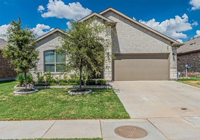 Photo 2 of Single family home for sale at 2404 O' Connor Ranch Dr, Weatherford, TX 76087 | MLS# 21382571 | Listing updated on 2026-09-11