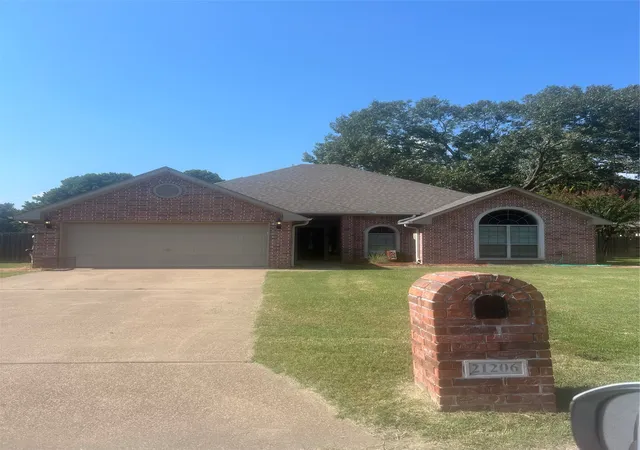 Photo 1 of Single family home for sale at 21206 Altuda Ln, Flint, TX 75762 | MLS# 21382996 | Listing updated on 2026-09-25