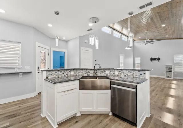 Photo 4 of Single family home for sale at 2800 Cr 2330, Mineola, TX 75773 | MLS# 21383005 | Listing updated on 2026-09-25